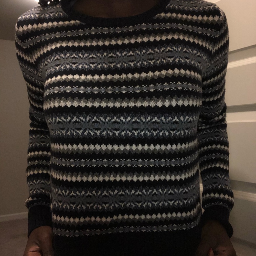 blue & white tommy hilfiger sweater